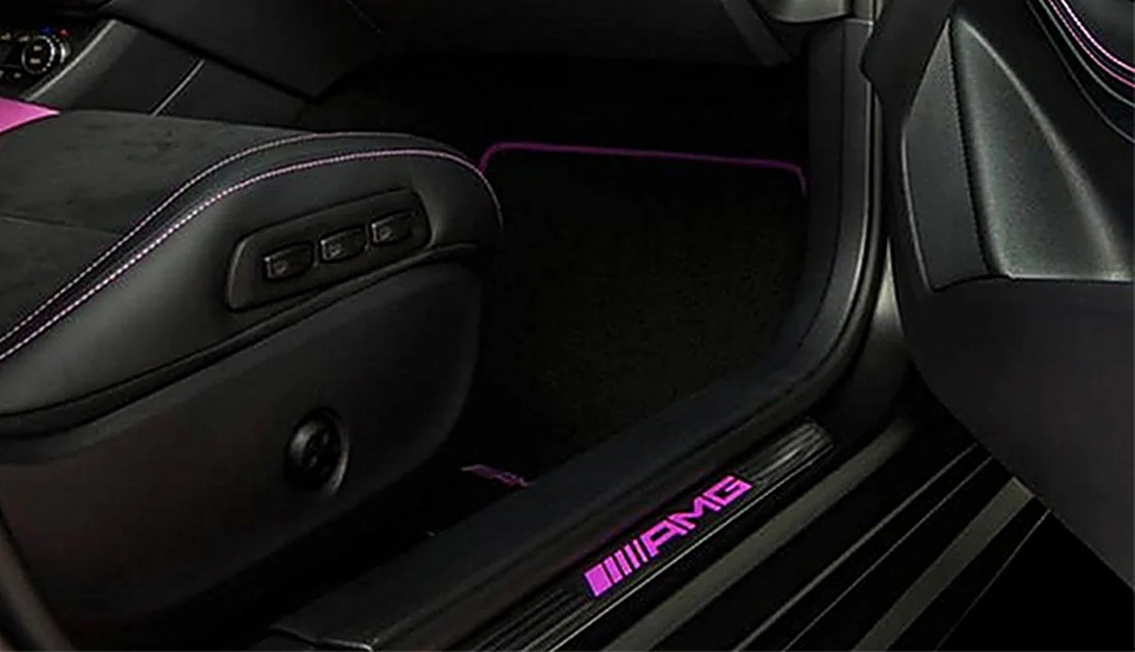 Molduras interiores y pedales decorativos para aplicaciones automotrices